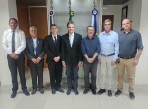 ASSOJAF-PE COBRA NOMEAÇÕES E REVISÃO DO REDIMENSIONAMENTO DAS CENTRAIS DE MANDADOS EM REUNIÃO COM PRESIDENTE DO TRT-6